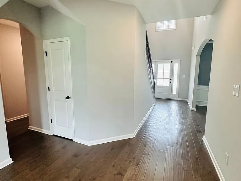 317 Shoshone Cir — Photo 11
