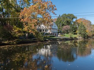 510 Valley Rd, Cos Cob, CT 06807