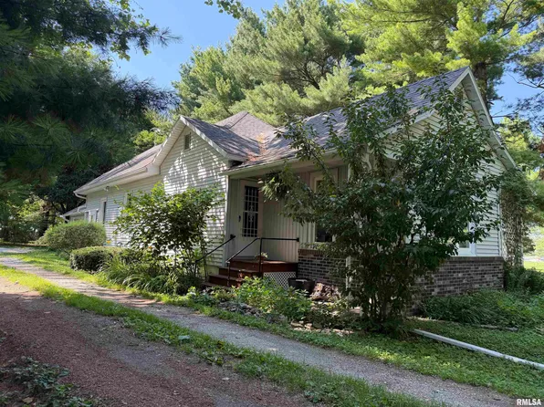 499 Front St, Bushnell, IL 61422