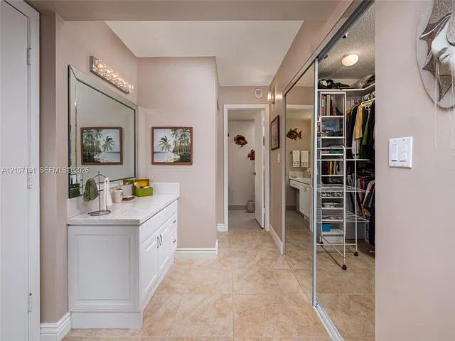 2 bed, 2.0 bath, $5,500 — Photo 3