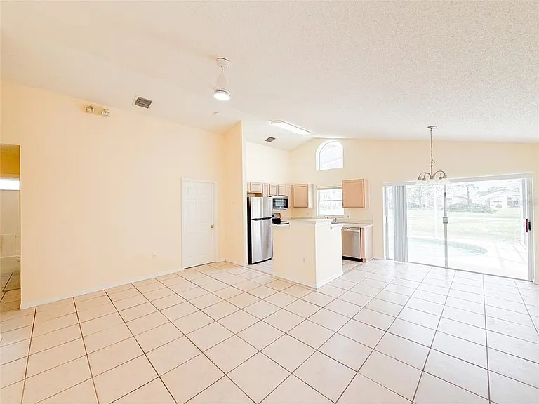 2420 Saint Augustine Blvd — Photo 14