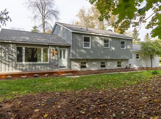 9137 Huron River Dr, Brighton, MI 48116