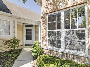 2062 Carillon Dr, Grayslake, IL 60030