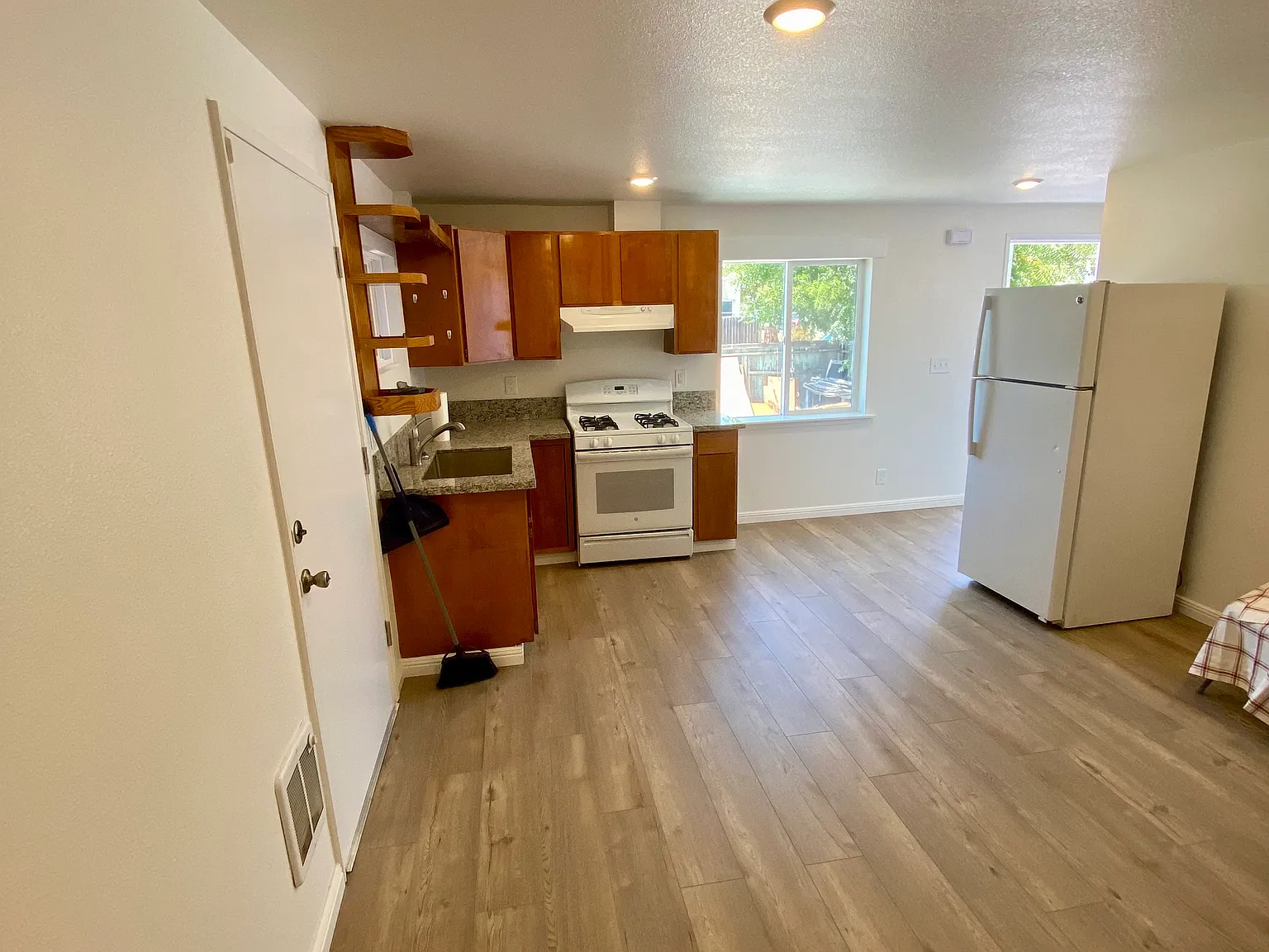 1 bed, 550 sqft, $1,975 — Photo 3