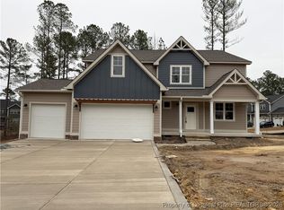 78 Graduate Ct, Spring Lake, NC 28390