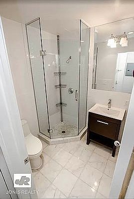 5th image of 326 E 4th St APT 4
