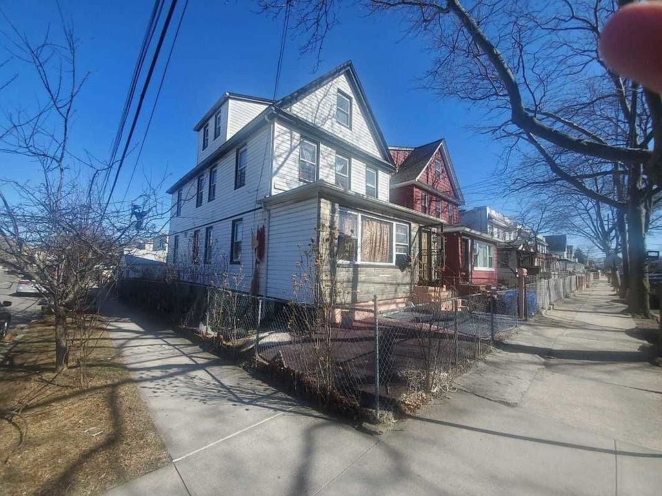 1st image of 11103 153rd St