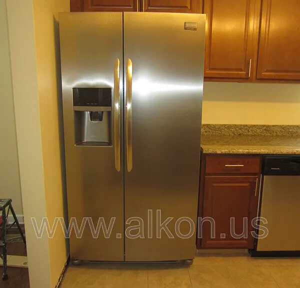 2411 Webster Ave — Photo 9