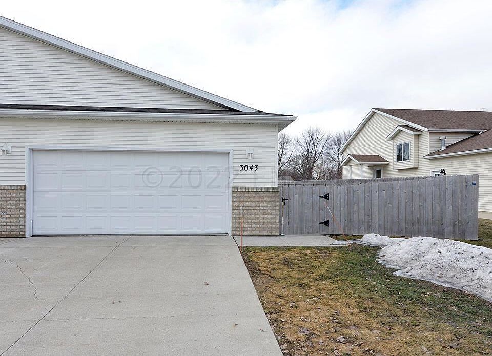 1st image of 3043 11th Ave S