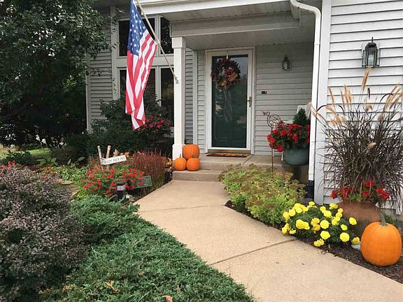 2nd image of 108 Bridgewood Ln