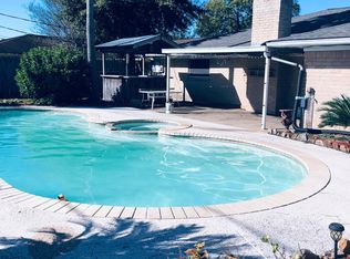 902 S Kaufman Dr, Deer Park, TX 77536