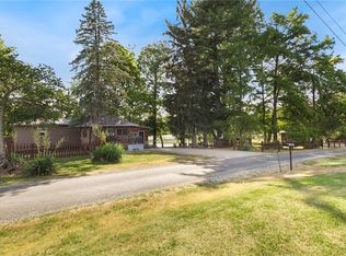 3515 E Lake Paradise Rd, Mattoon, IL 61938