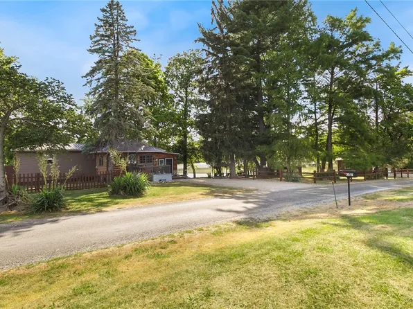 3515 E Lake Paradise Rd, Mattoon, IL 61938