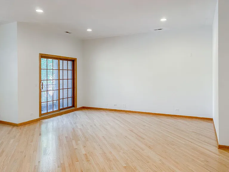 3342 N Sheffield Ave #3 — Photo 3