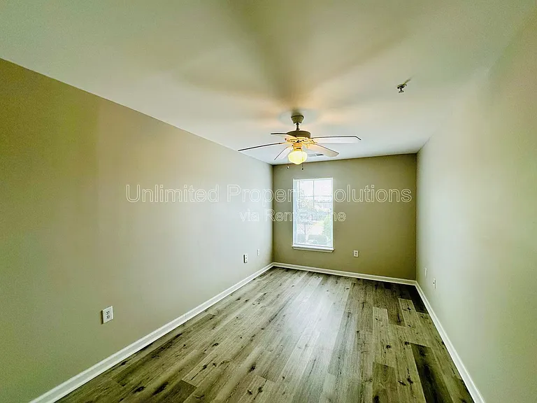 376 S Kerr Ave #305 — Photo 7