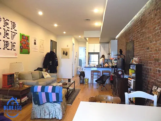 Rented by Blue Egg Realty Corp | media 4