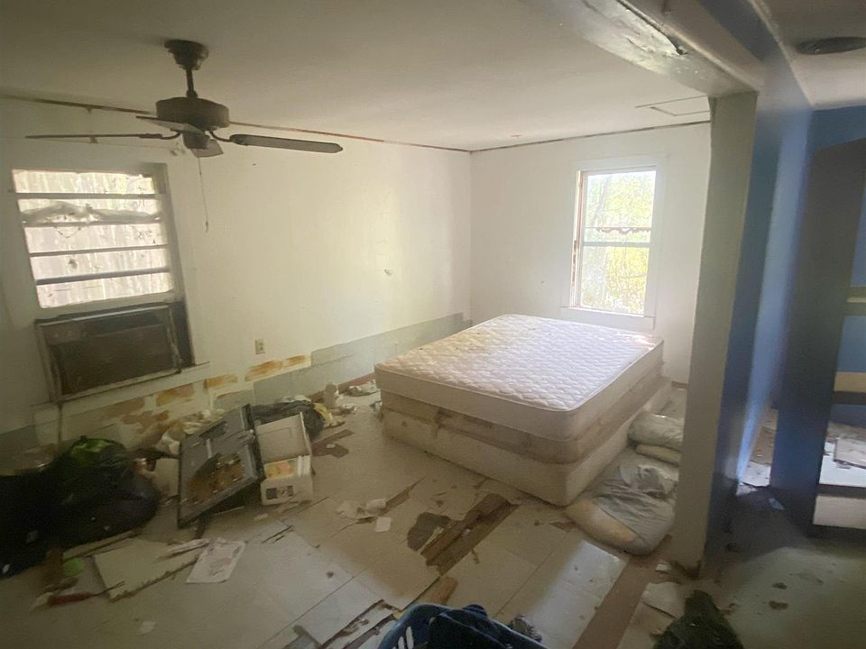 2nd image of 310 W North St