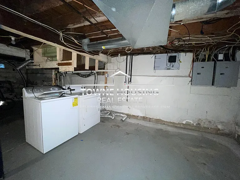 160 Woodward Ave — Photo 16