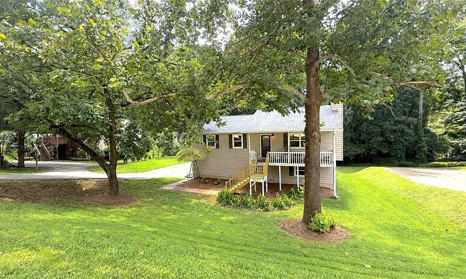 1st image of 205 Shallowford Rd NW