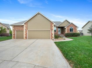8210 W Havenhurst Cir, Wichita, KS 67205