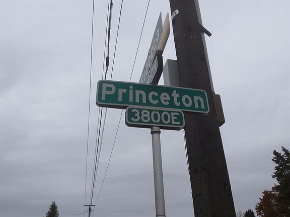 5th image of 3727 E Princeton Ave