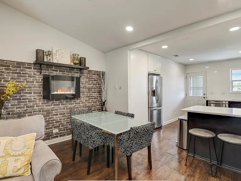 120 E Winchester Rd — Photo 23