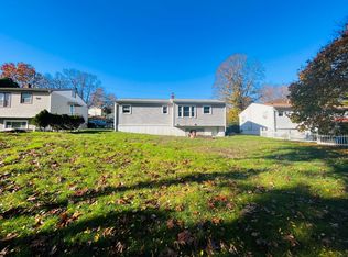 107 Oman Pl, Bridgeport, CT 06606