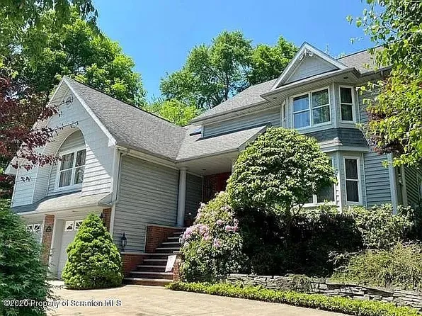 104 Nikelle Ln, Clarks Summit, PA 18411