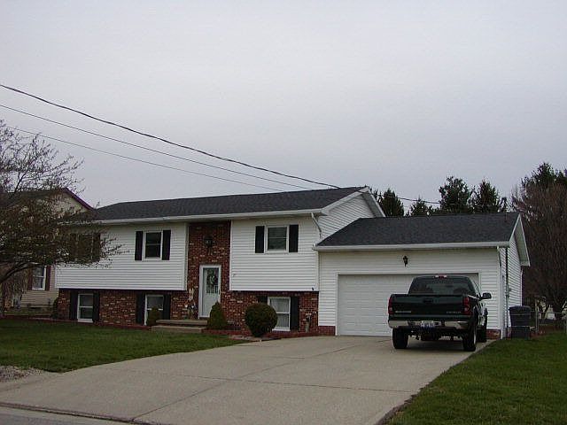 1st image of 27 Taft St