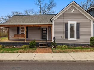 106 E 9th St, Columbia, TN 38401