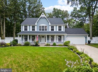 5 Bent Ct, Sicklerville, NJ 08081