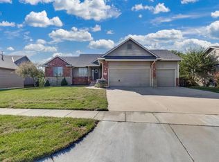 3817 N Rutgers St, Maize, KS 67101