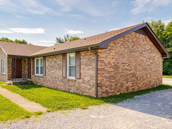 3rd image of 1442-1444 Bradyville Pike
