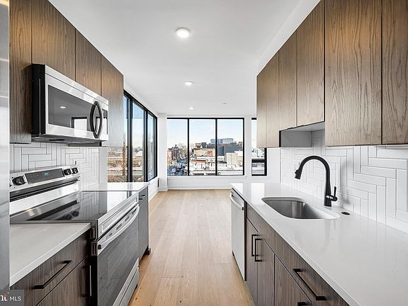 3rd image of 1800 W Girard Ave APT 3
