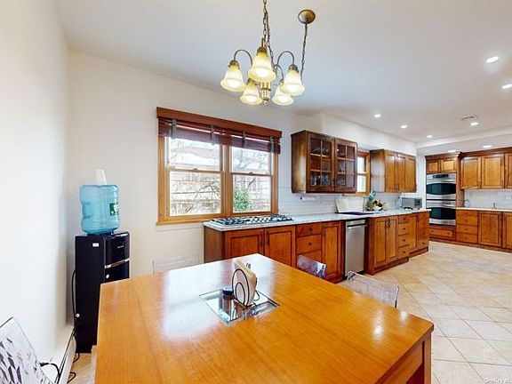 5th image of 746 E Park Ct