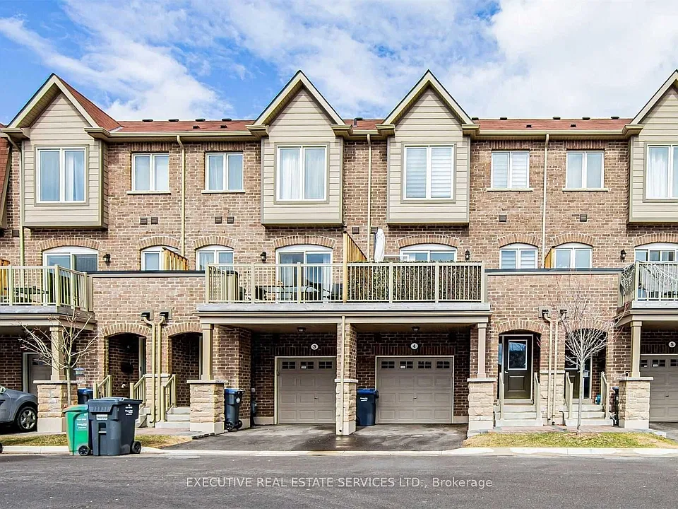 50 Edinburgh Dr #4