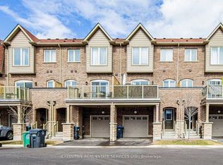 50 Edinburgh Dr #4, Brampton, ON L6Y 1N9