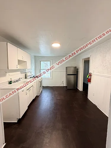 695 Pearl St #2 Photo 1