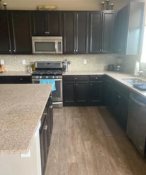 3335 Hawthorne Ln — Photo 1