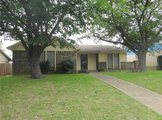 1025 Alicia Ln, Lancaster, TX 75134