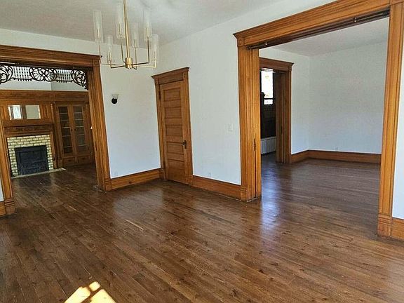 5th image of 1720 College AVENUE