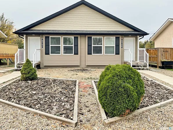 8470 Howard Avenue #A, Gull Lake, SK S0N 1A0