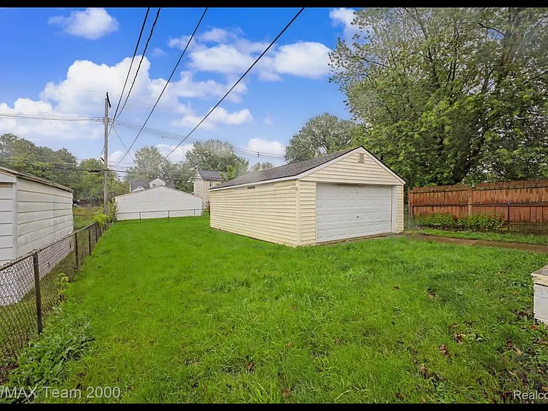 5635 Westpoint St — Photo 29