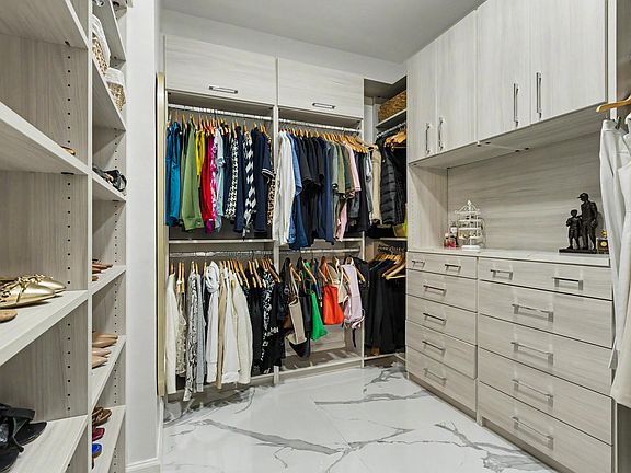 4th image of 2937 CASCADA ISLES Way
