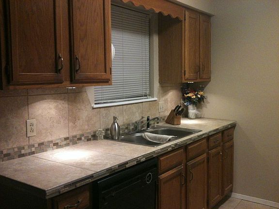 11/2011 new tile backsplash and countertops