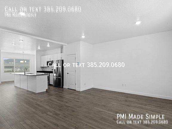3rd image of 1107 E Hatch Row