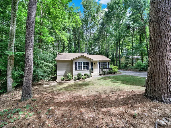 123 Greentree Dr, Mooresville, NC 28117