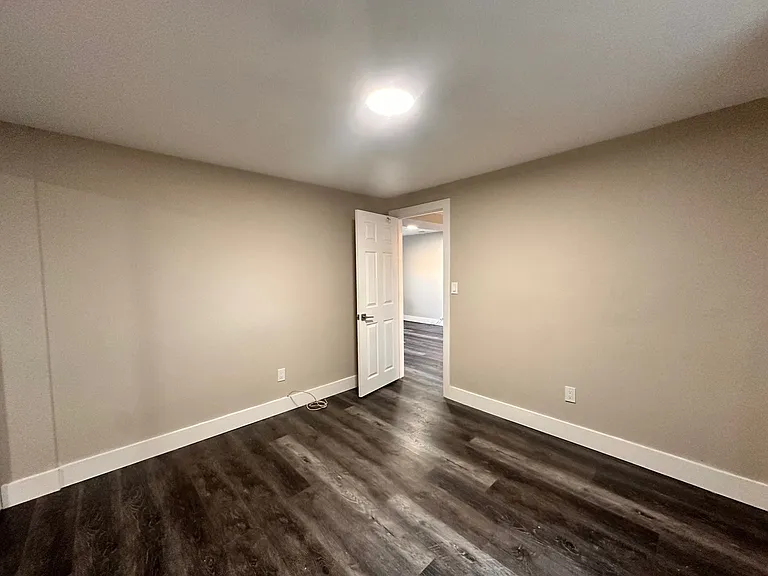 142 4th Ave #1B — Photo 2