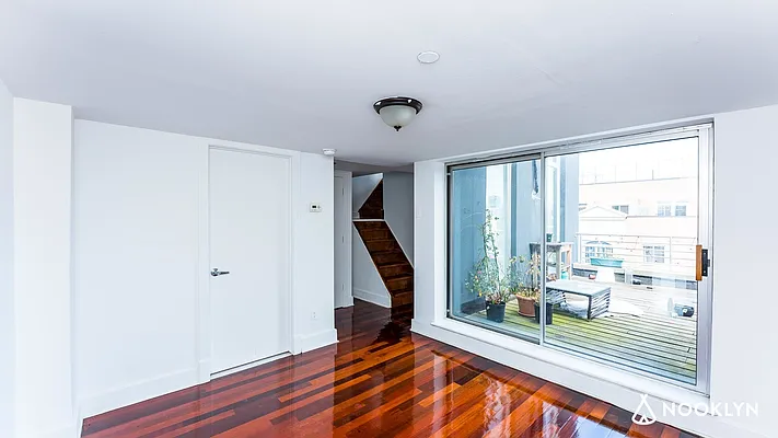 Rented by Nooklyn NYC LLC | media 44