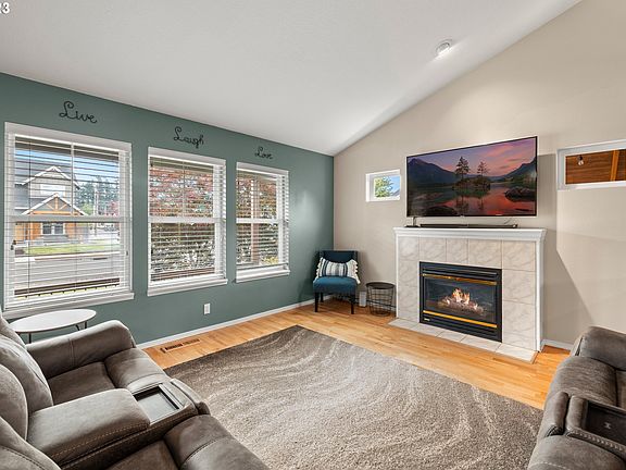 5th image of 895 SE 43rd Ave